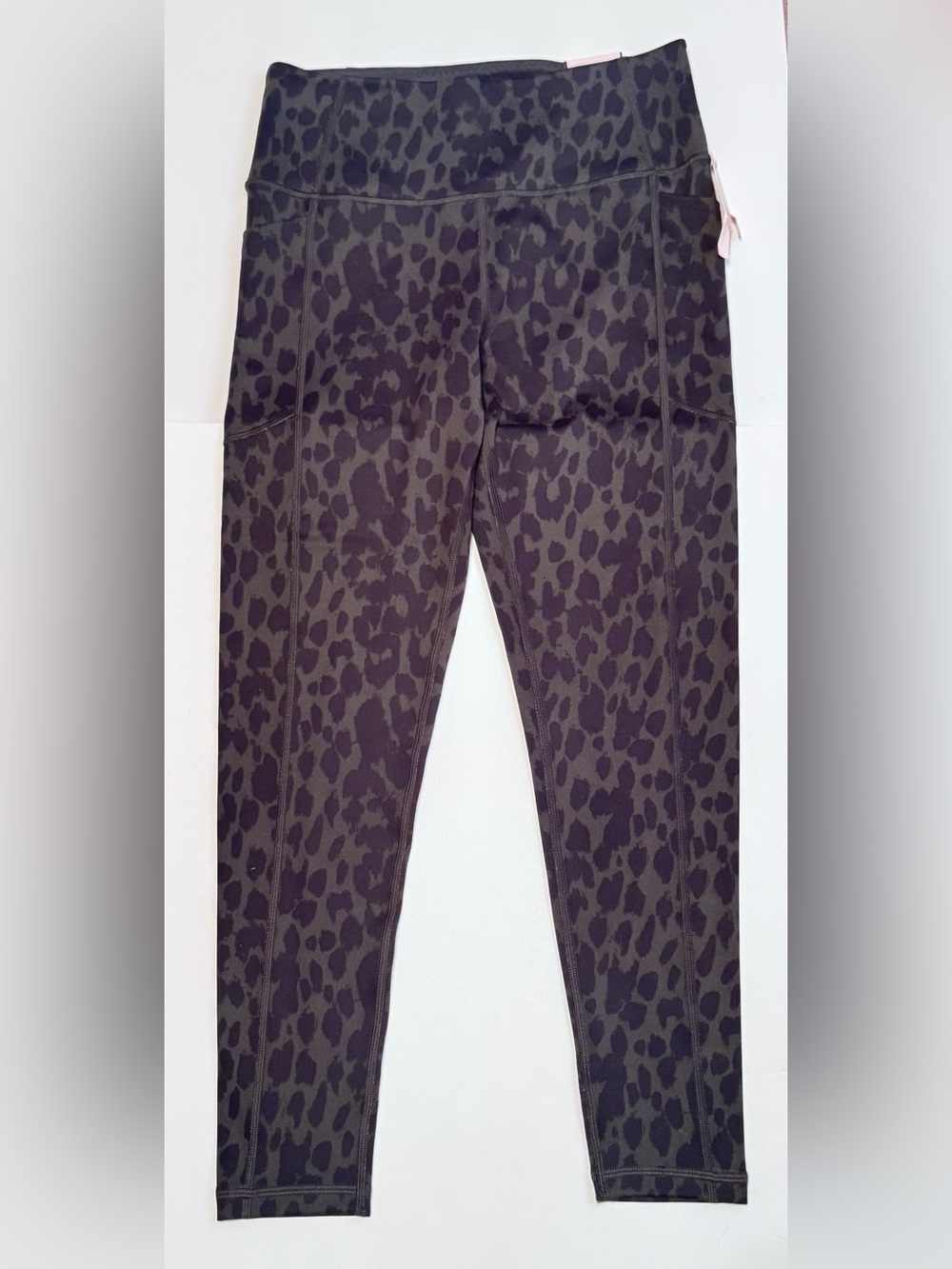 Victoria's Secret Black and Dark GreenLeopard Print Leggings Size 8